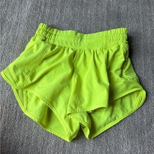 Lululemon Highlight Yellow Low Rise Hotty Hot 2.5” inseam